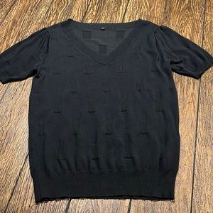 V-neck short sleeve knit top black size M